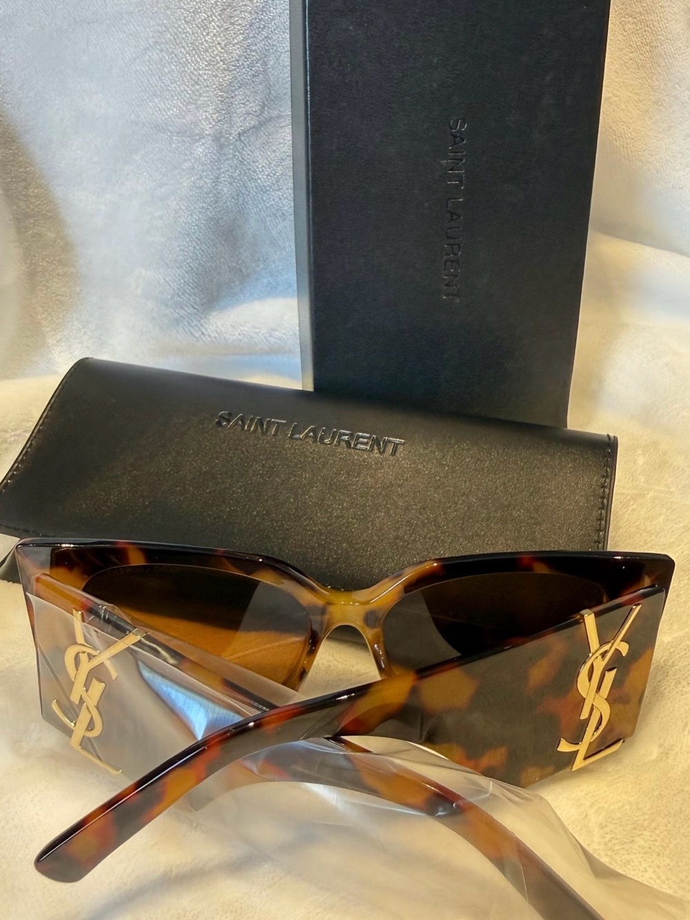 Saint Laurent Tortoiseshell Cat-Eye Sunglasses with Brown Lenses - Picture 4 of 4